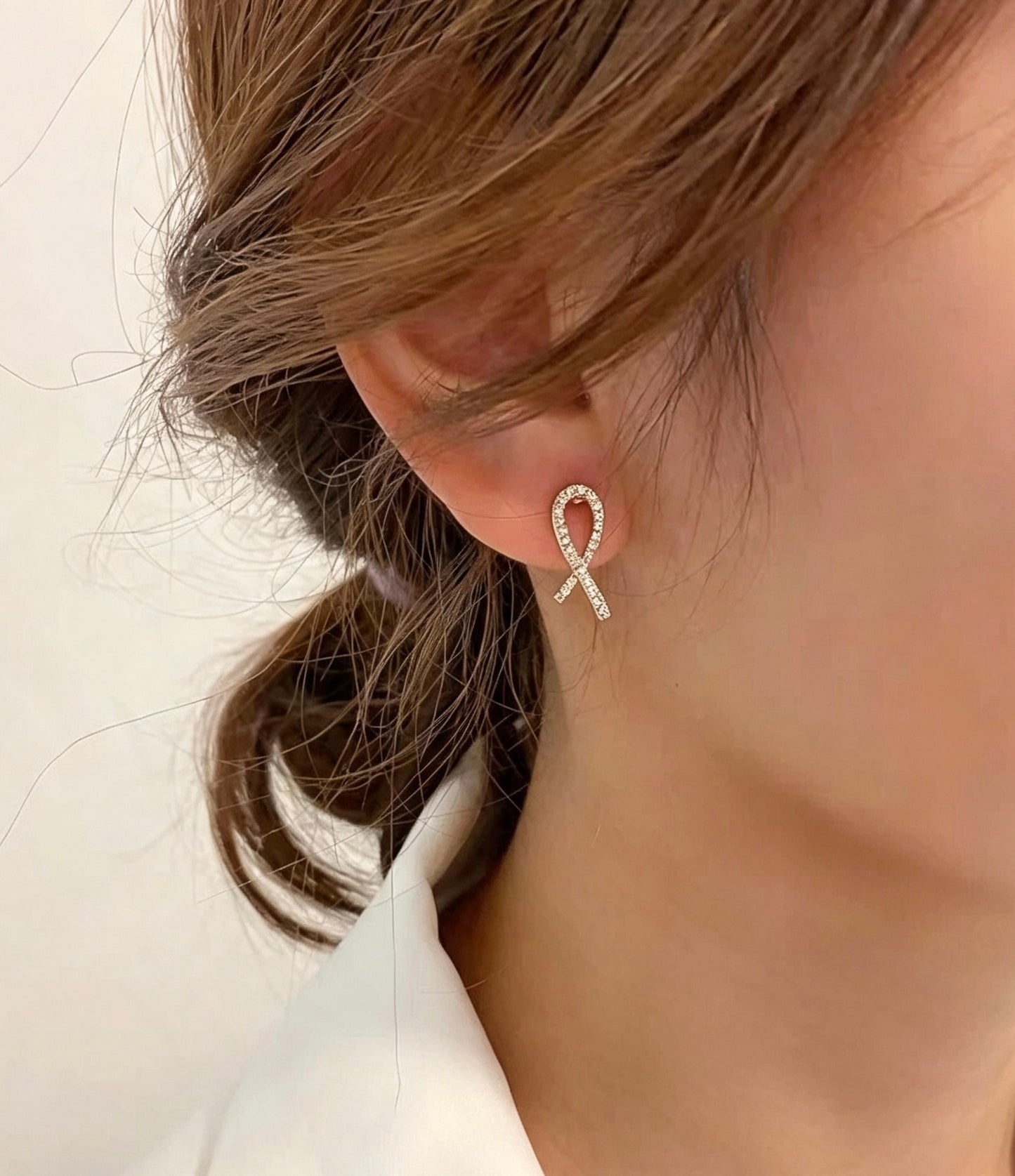 Crystal Ribbon Stud Earrings | 925 Silver Pin – Sparkling & Elegant