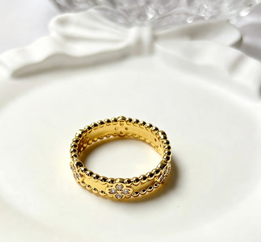 24K Gold Plated Zirconia Floral Band Ring – Vintage & Elegant