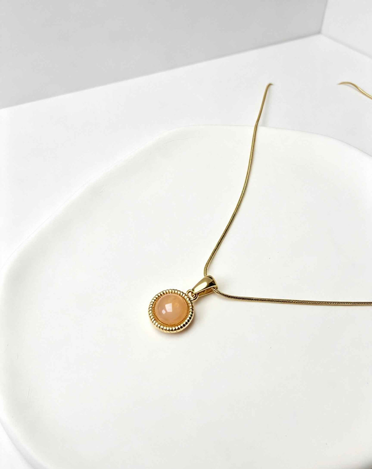 Elevate Your Style with the Old Money Round Cabochon Gold Plated Snake Chain Necklace