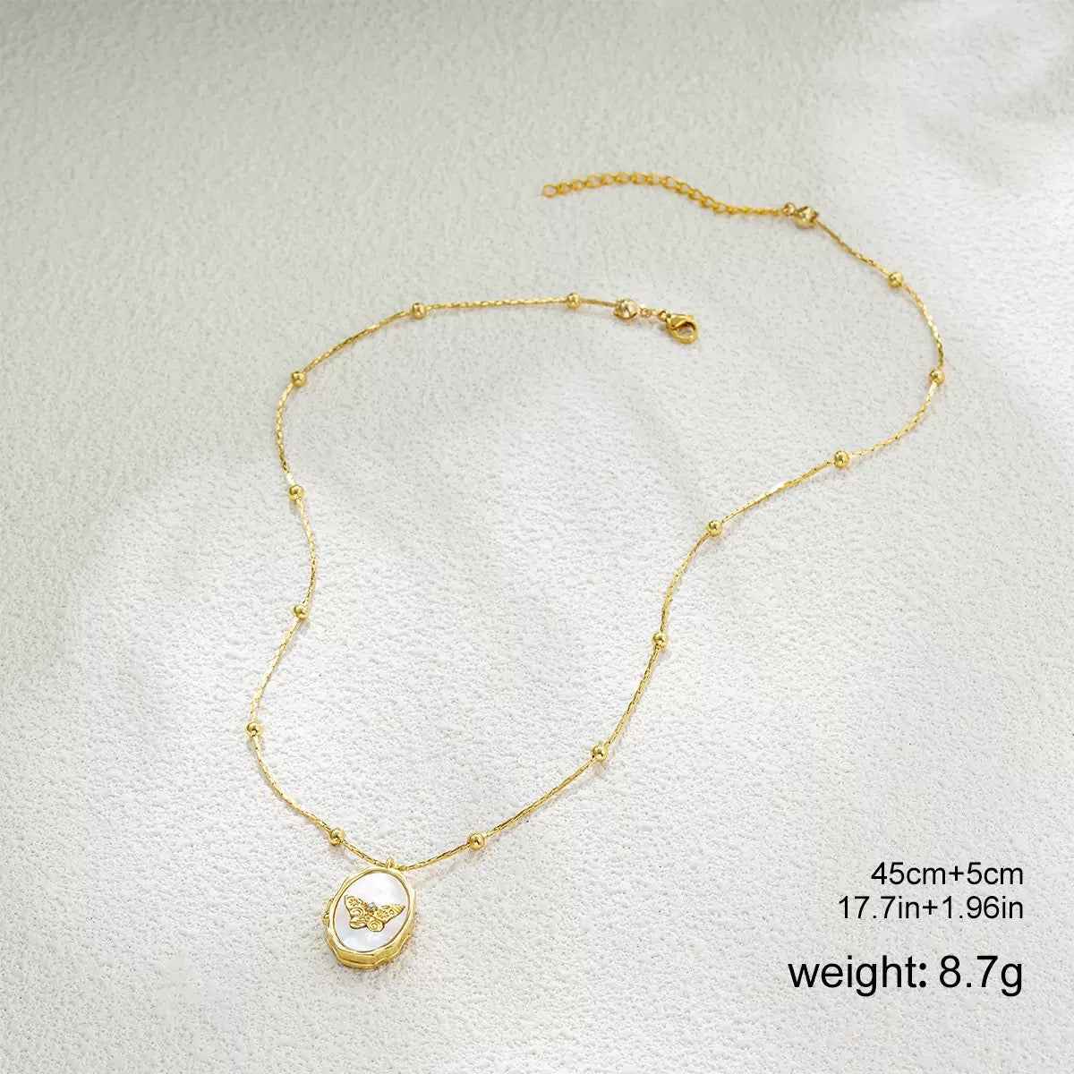Cherished Memories: 18K Gold Photo Pendant Necklace for Everyday Elegance