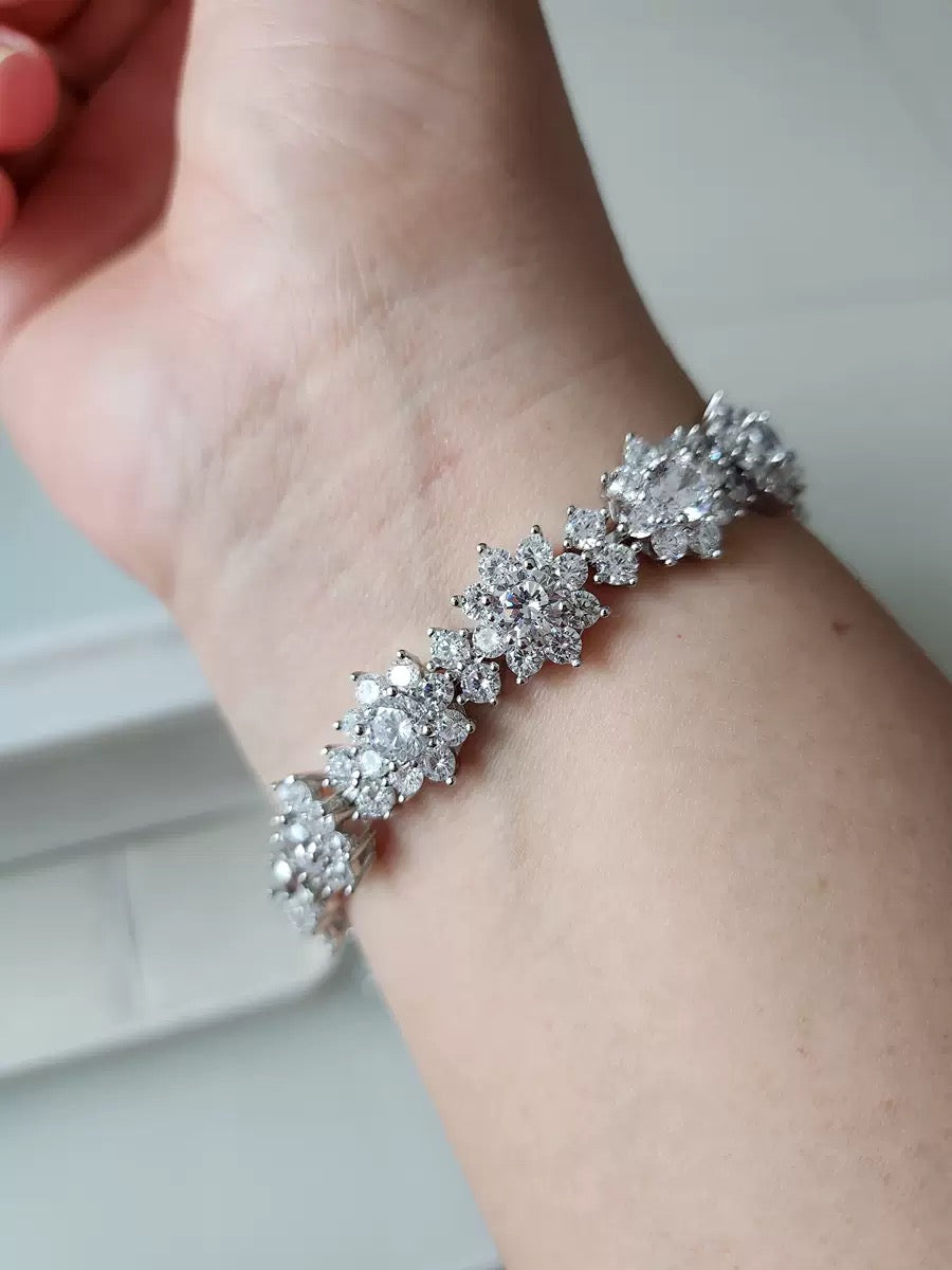 Pavé-set sunflower bracelet