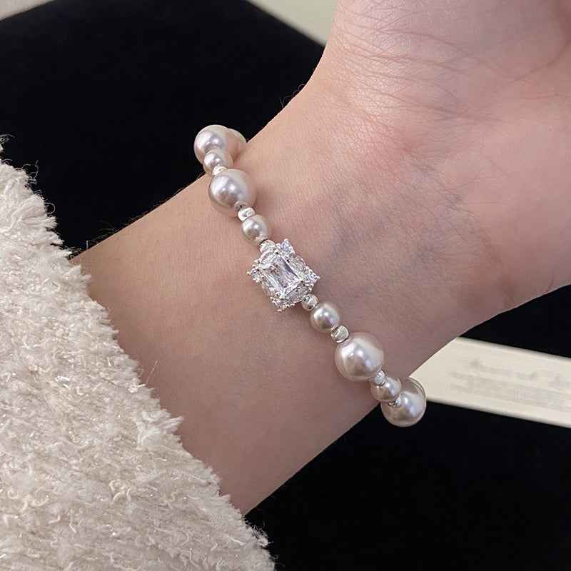 Elevate Your Style with the Elegant Pearl and Zircon Bracelet - Luumina
