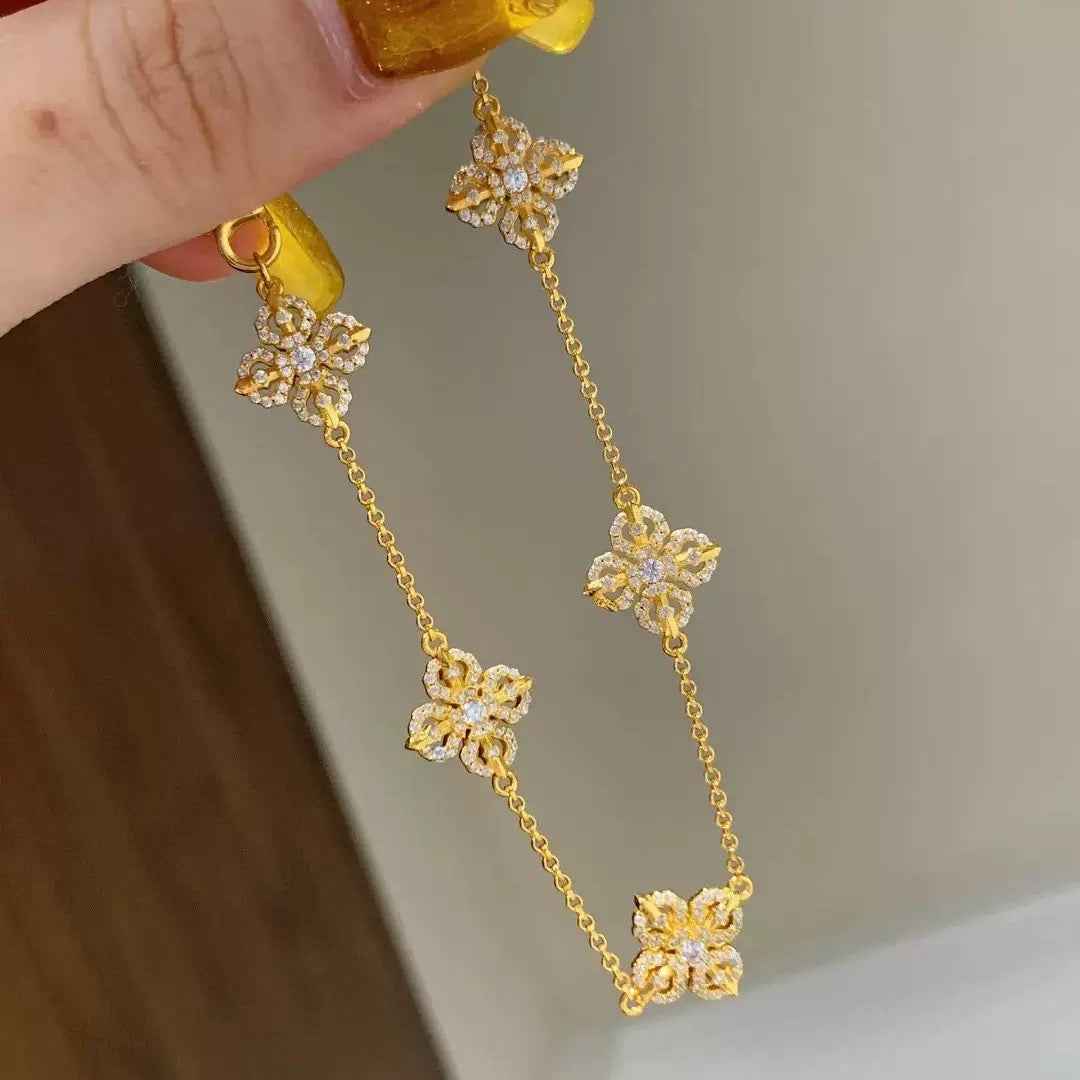 Hollow Floral Bracelet in Gold and Silver - Delicate Luxury for Every Occasion
