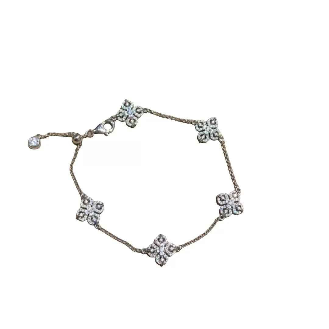 Hollow Floral Bracelet in Gold and Silver - Delicate Luxury for Every Occasion